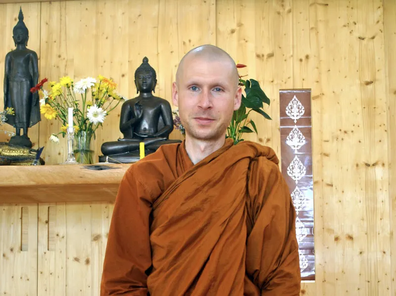 Gambhíró Bhikkhu tanítás az elvonuláson